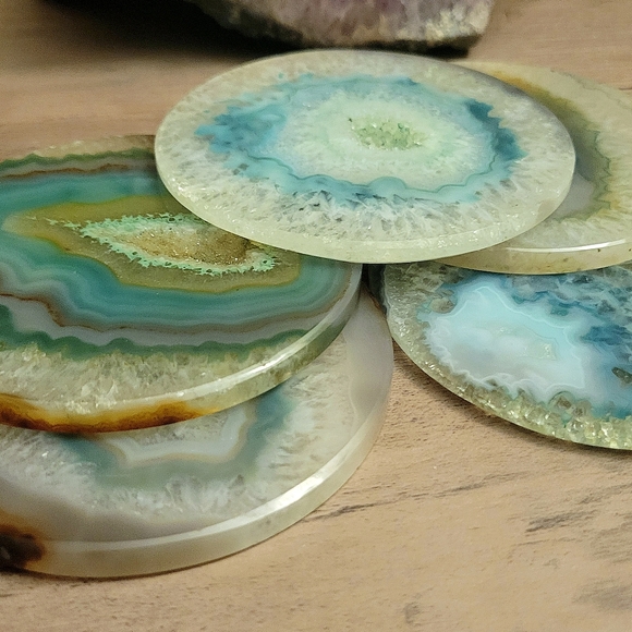 Set of 5 ~ Laser Cut Round GREEN Agate Crystal Coasters - Picture 4 of 4